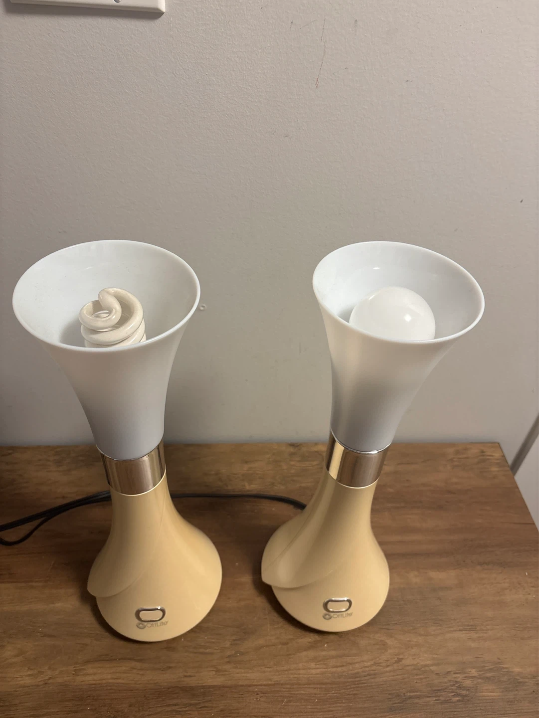 Set of 2 OttLite Table Lamps - photo 3