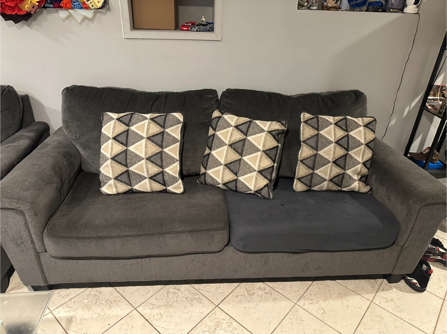 Gray Loveseat Sofa with 5 Decorative Pillows