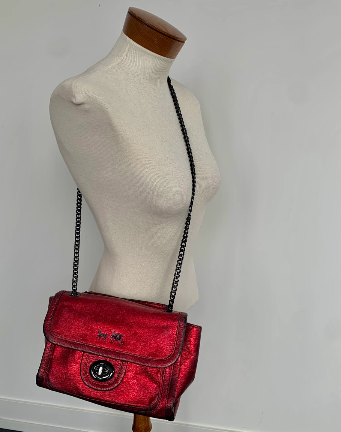 Coach Metallic Red Leather Shoulder Bag - photo 2