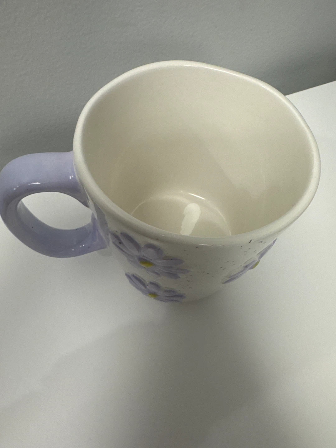 White Ceramic Mug with Purple Daisies - photo 2