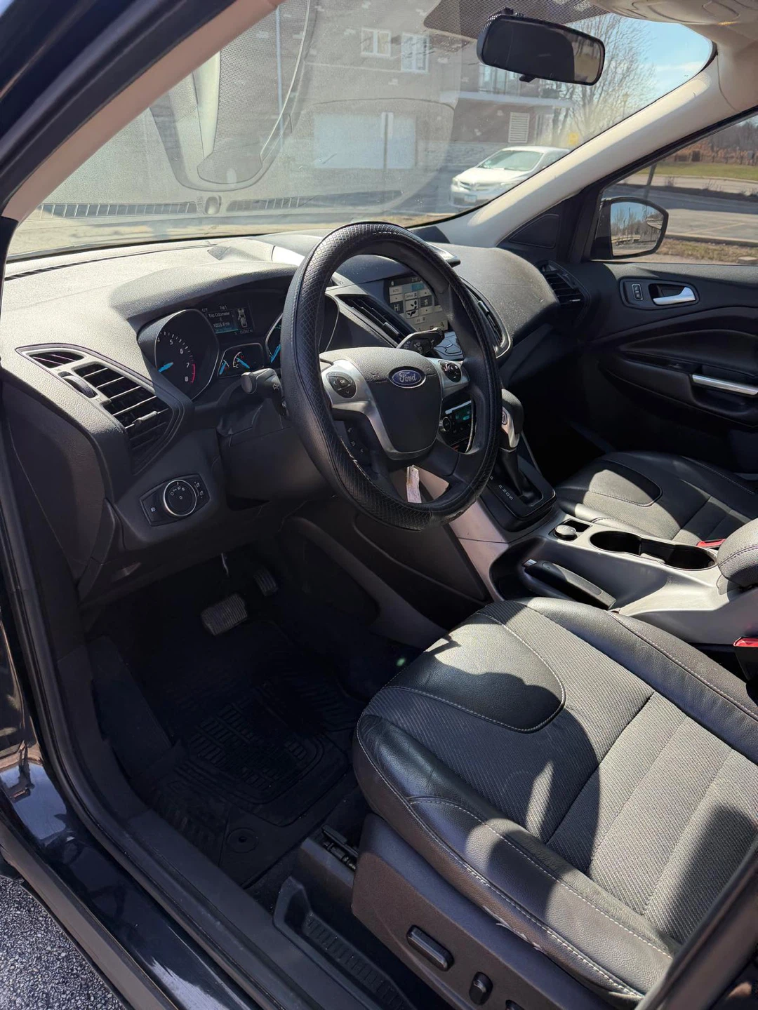 Black Ford Escape SUV 2016 - photo 2