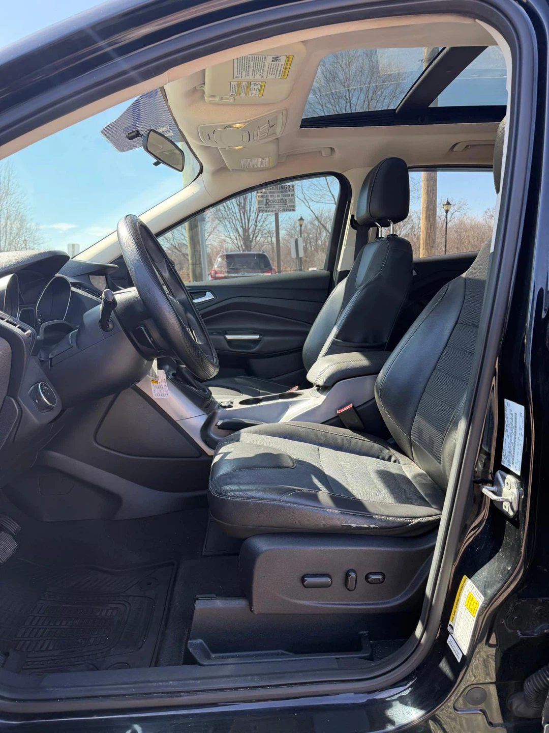 Black Ford Escape SUV 2016 - photo 3