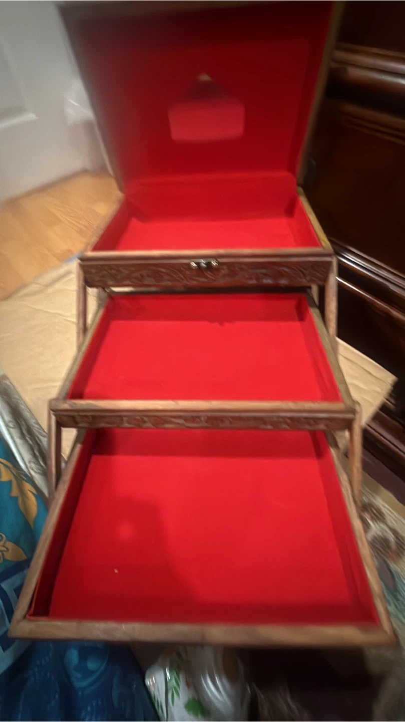 Vintage Carved Wooden Jewellery Box with Red Lining - photo 2
