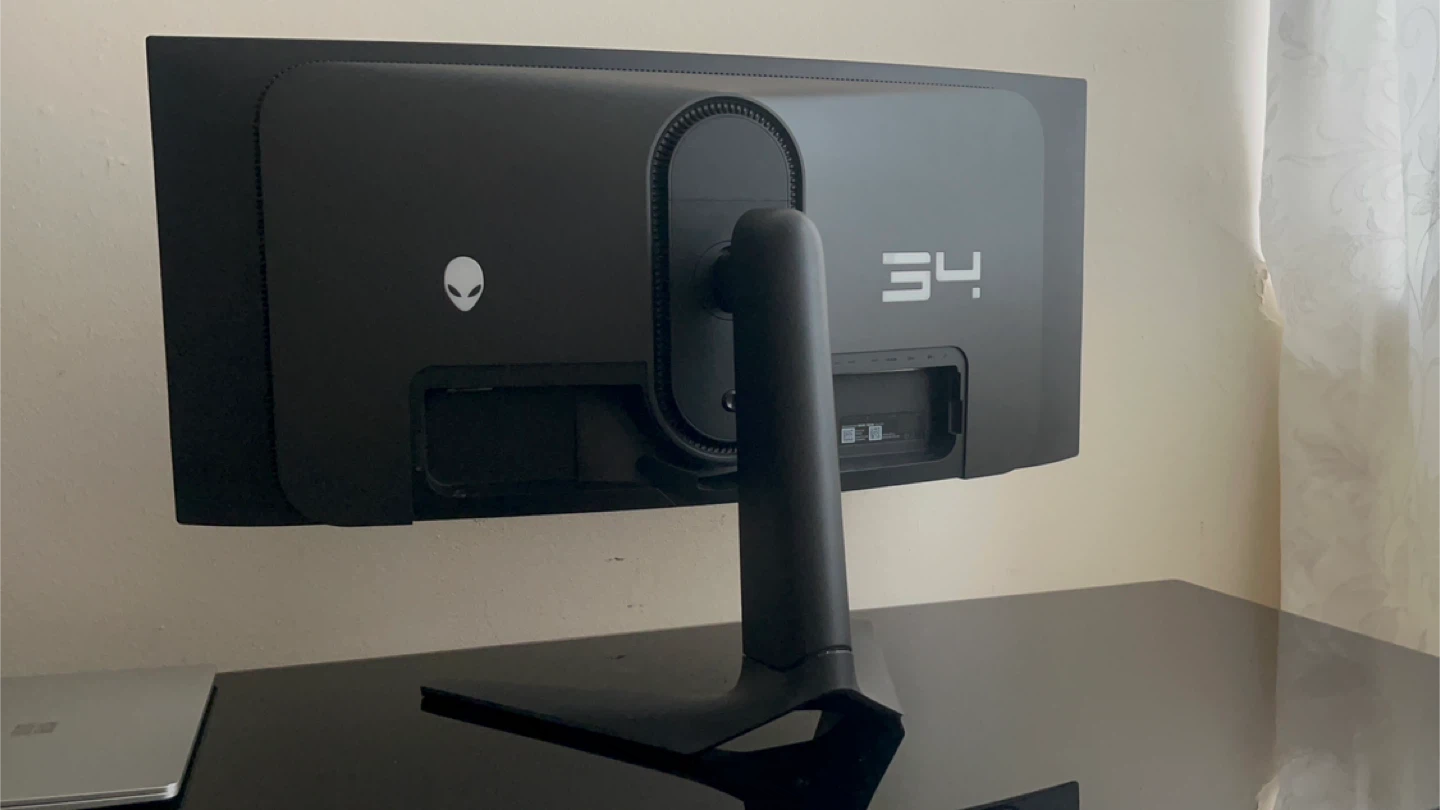 Alienware 34” OLED Ultrawide Monitor AW3423DWF - photo 3