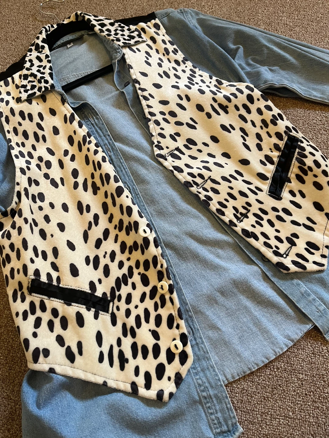 Long Sleeves with Vest-Dalmatian Print - photo 2