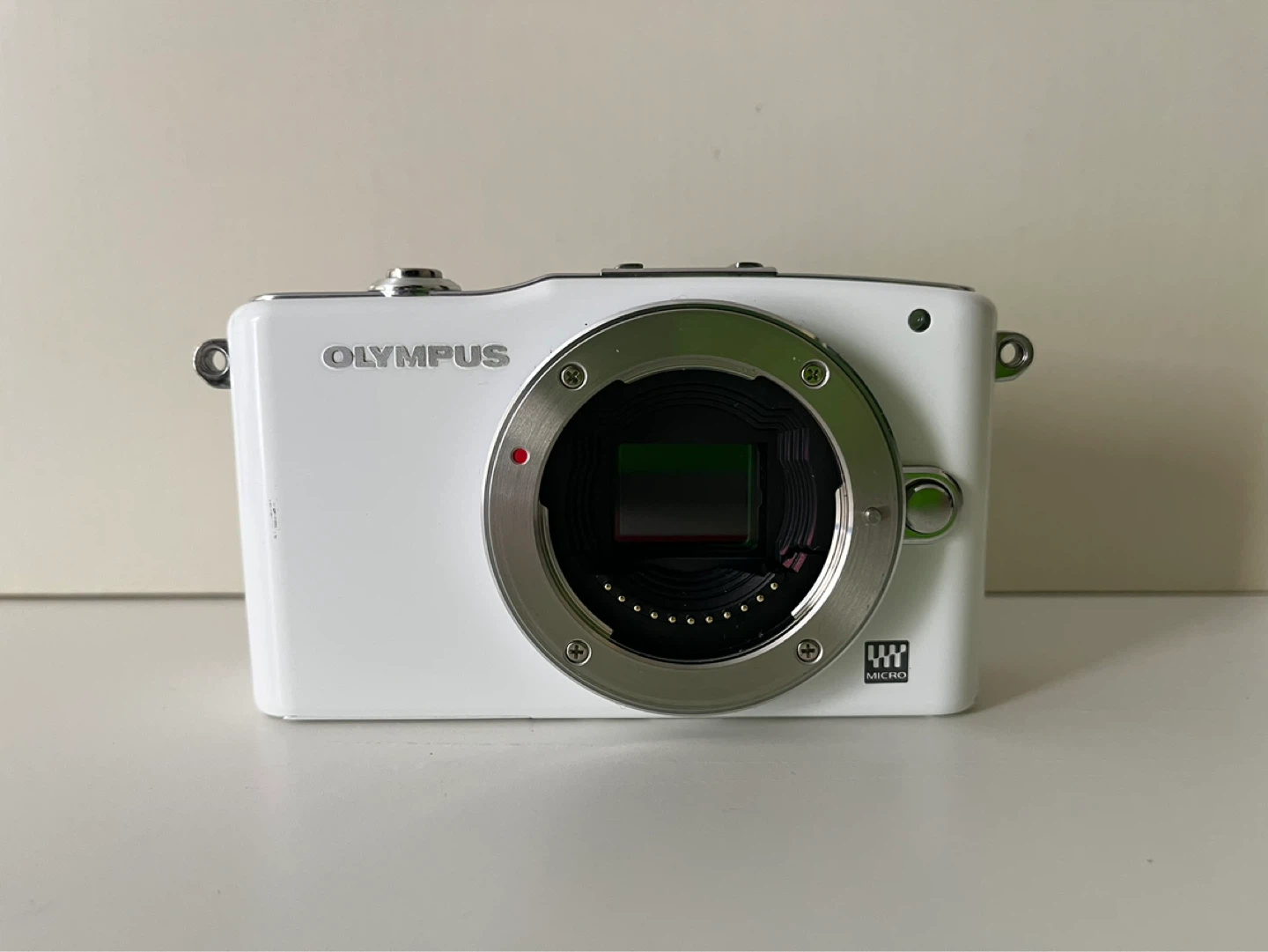 Olympus PEN mini E-PM1 White Mirrorless Camera - photo 2