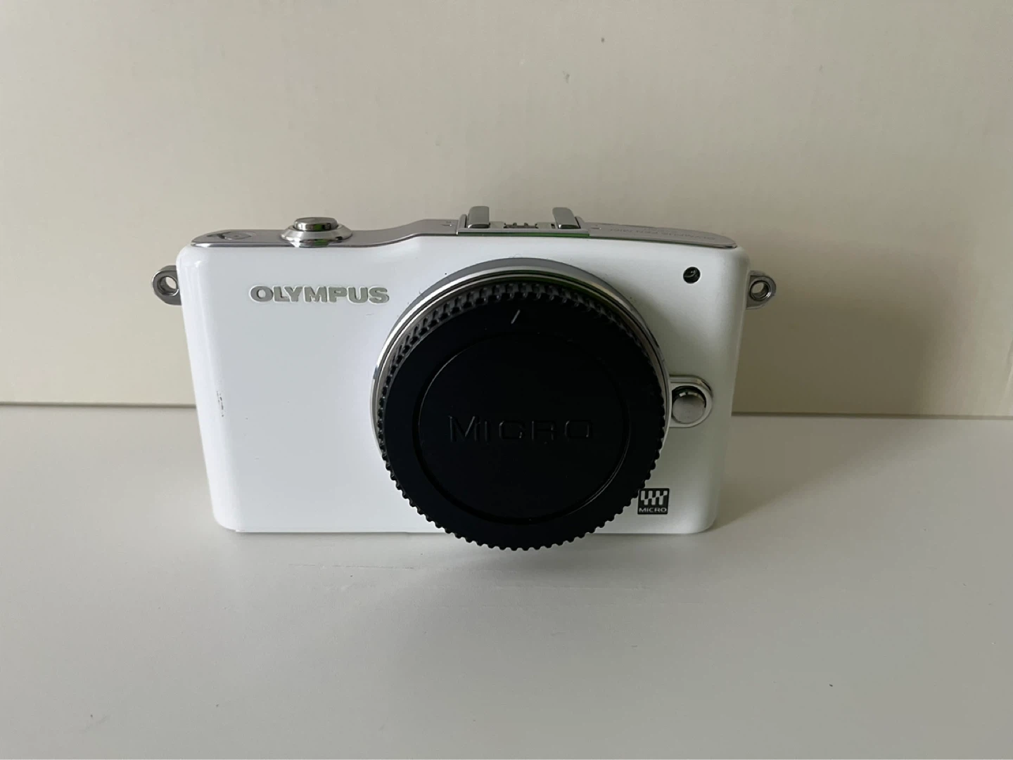 Olympus PEN mini E-PM1 White Mirrorless Camera
