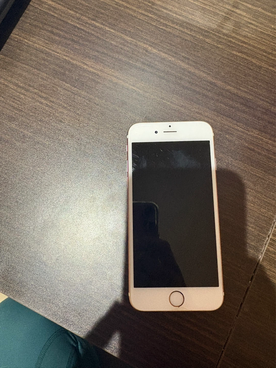 Rose Gold iPhone 6S - photo 2