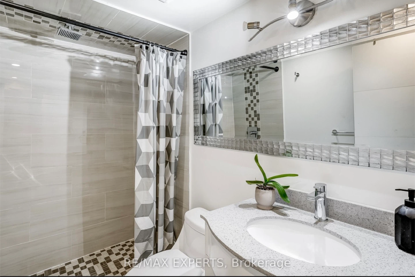 3 bedroom 1 bedroom basement for rent - photo 2