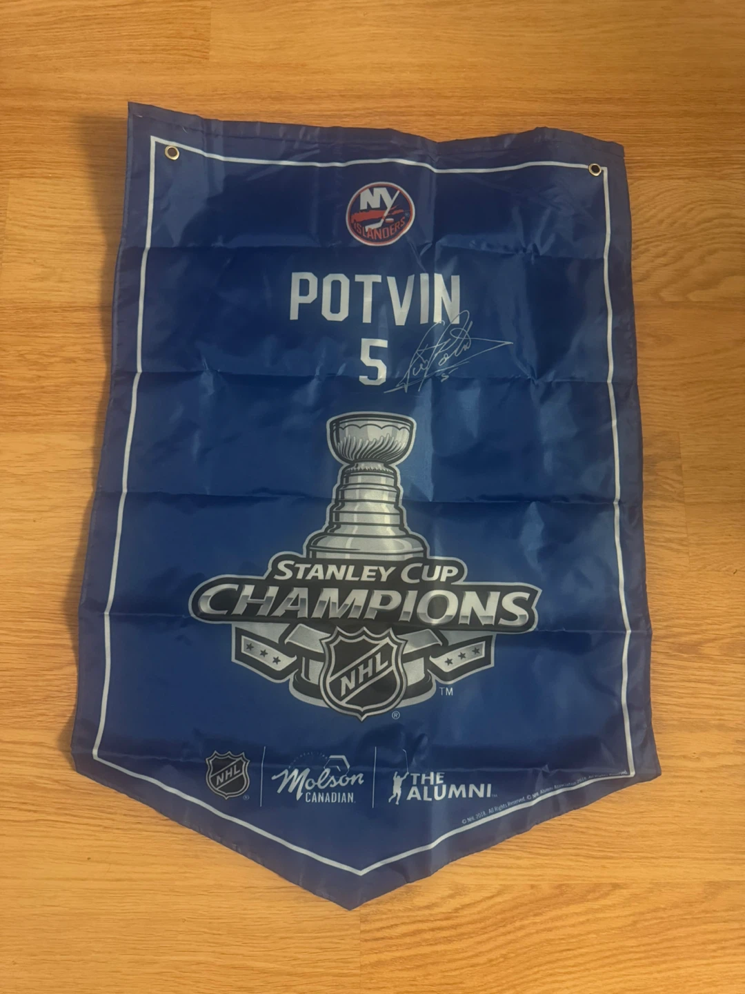New York Islanders Potvin Stanley Cup Champions Banner