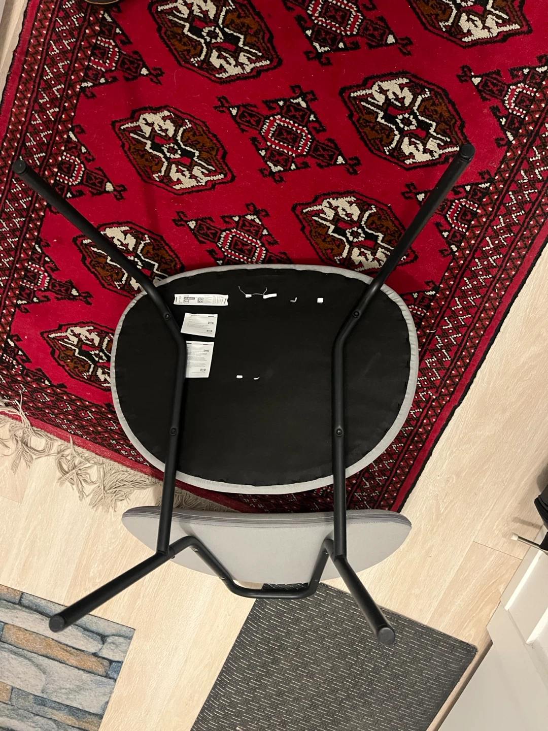 Grey upholstered accent chair - photo 5