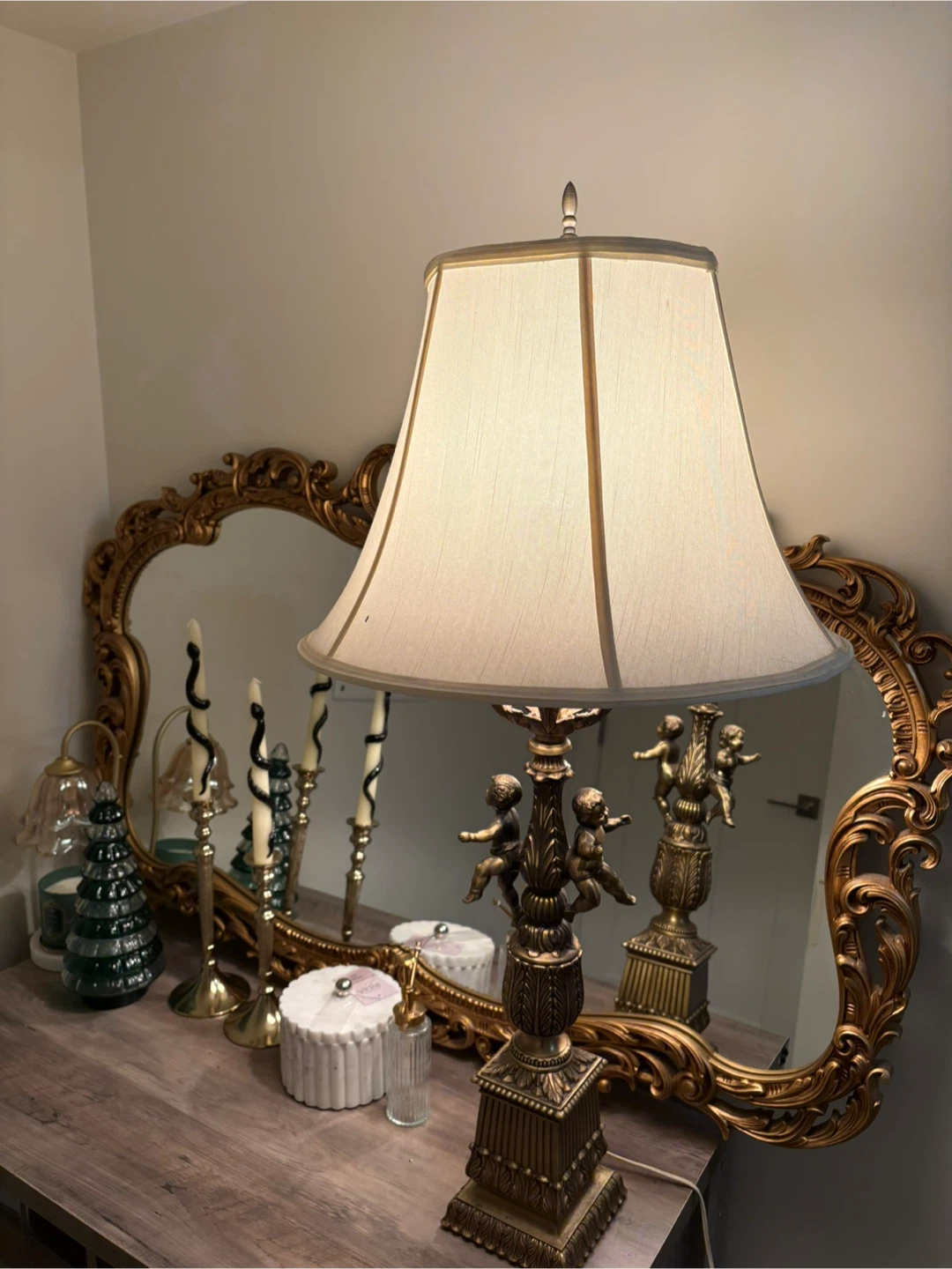 Ornate Cherub Table Lamp with Vintage Style
