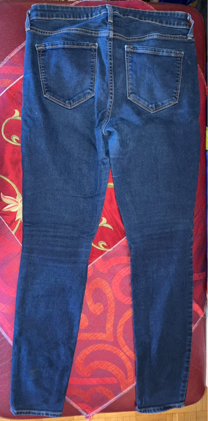 Like New-Old Navy Rockstar Skinny Jeans Women's Size 8 Regular - photo 2