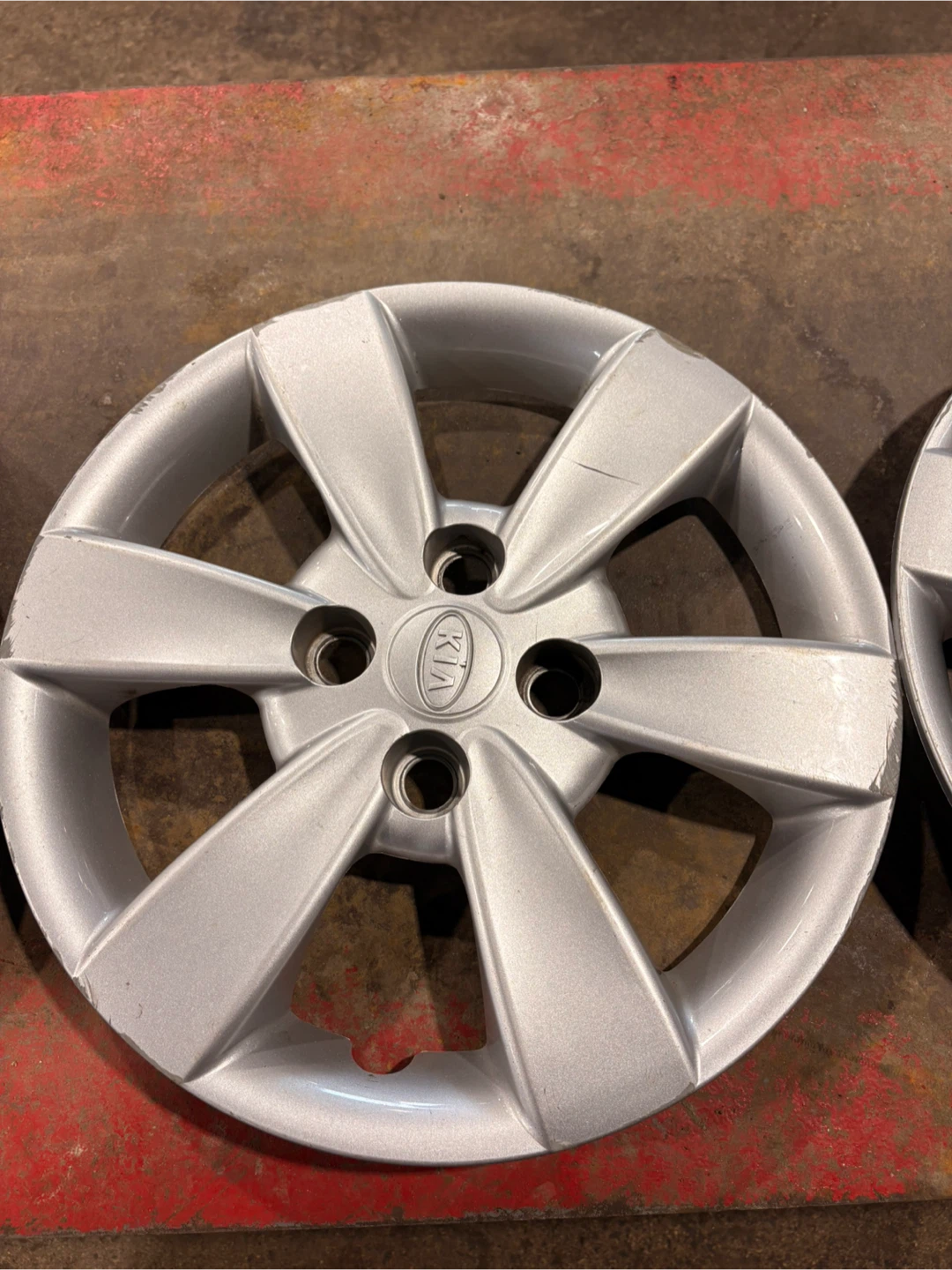 Kia Rio Hubcaps Wheel Cover 52960-1G500 - photo 2