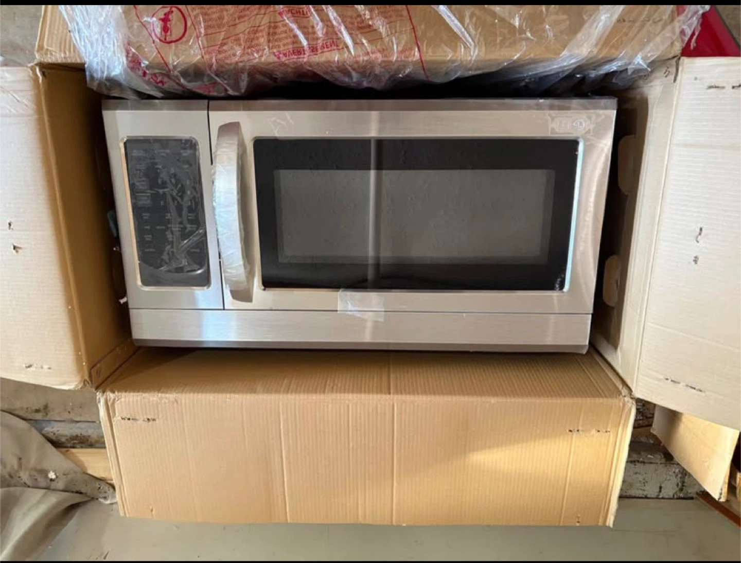 LG over the range Microwave Oven
