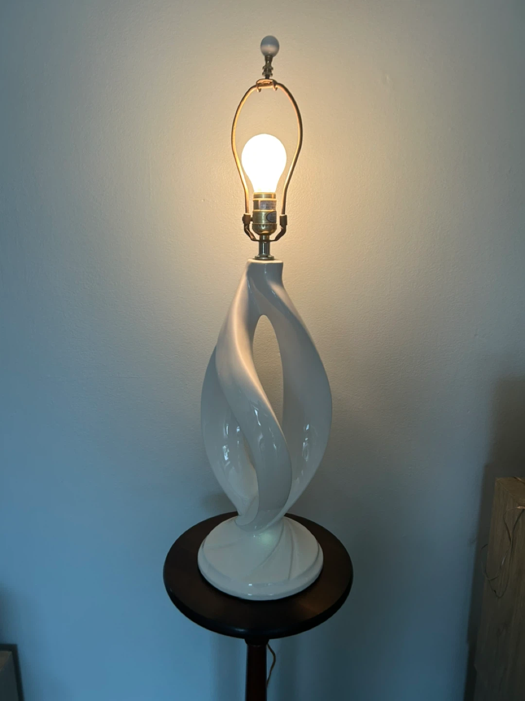 Vintage 1960’s Helix MCM Ceramic Table Lamp