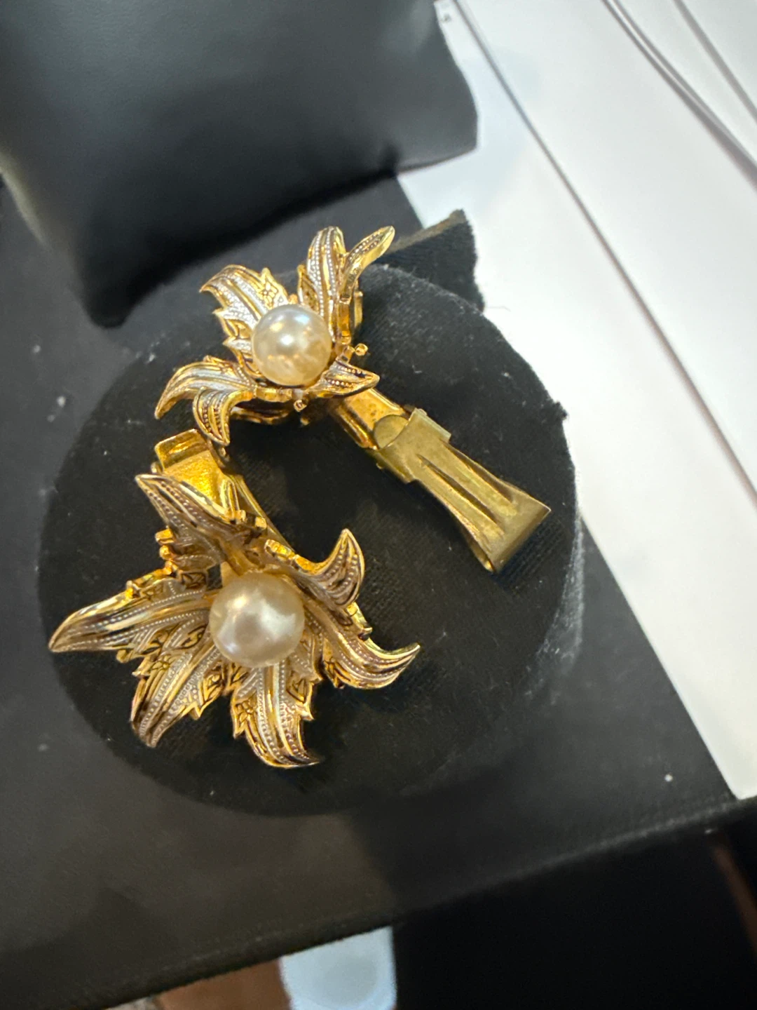 Vintage Gold Tone Flower Clip-On Earrings with Pearls - photo 2