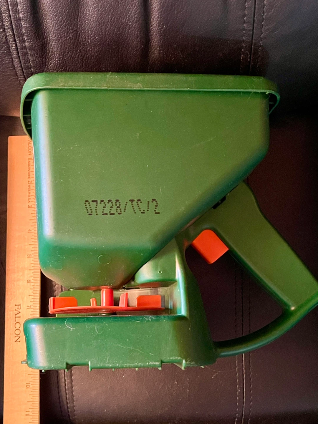 Scotts Easy Hand-Held Spreader - photo 2