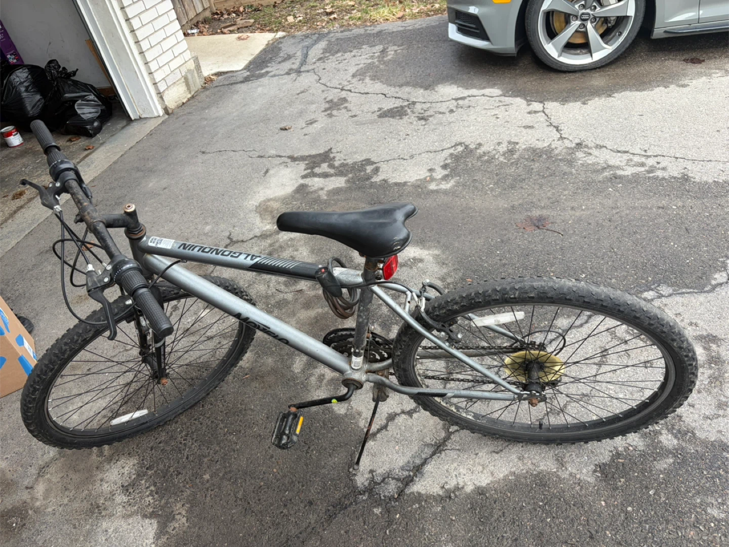 Movelo Mountain Bike