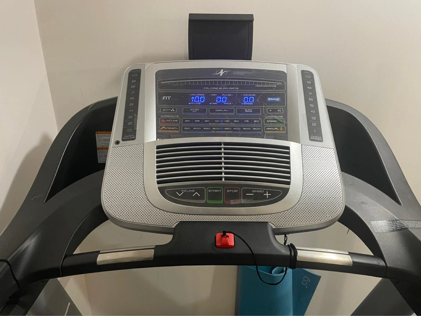 NordicTrack C700 Treadmill - photo 3