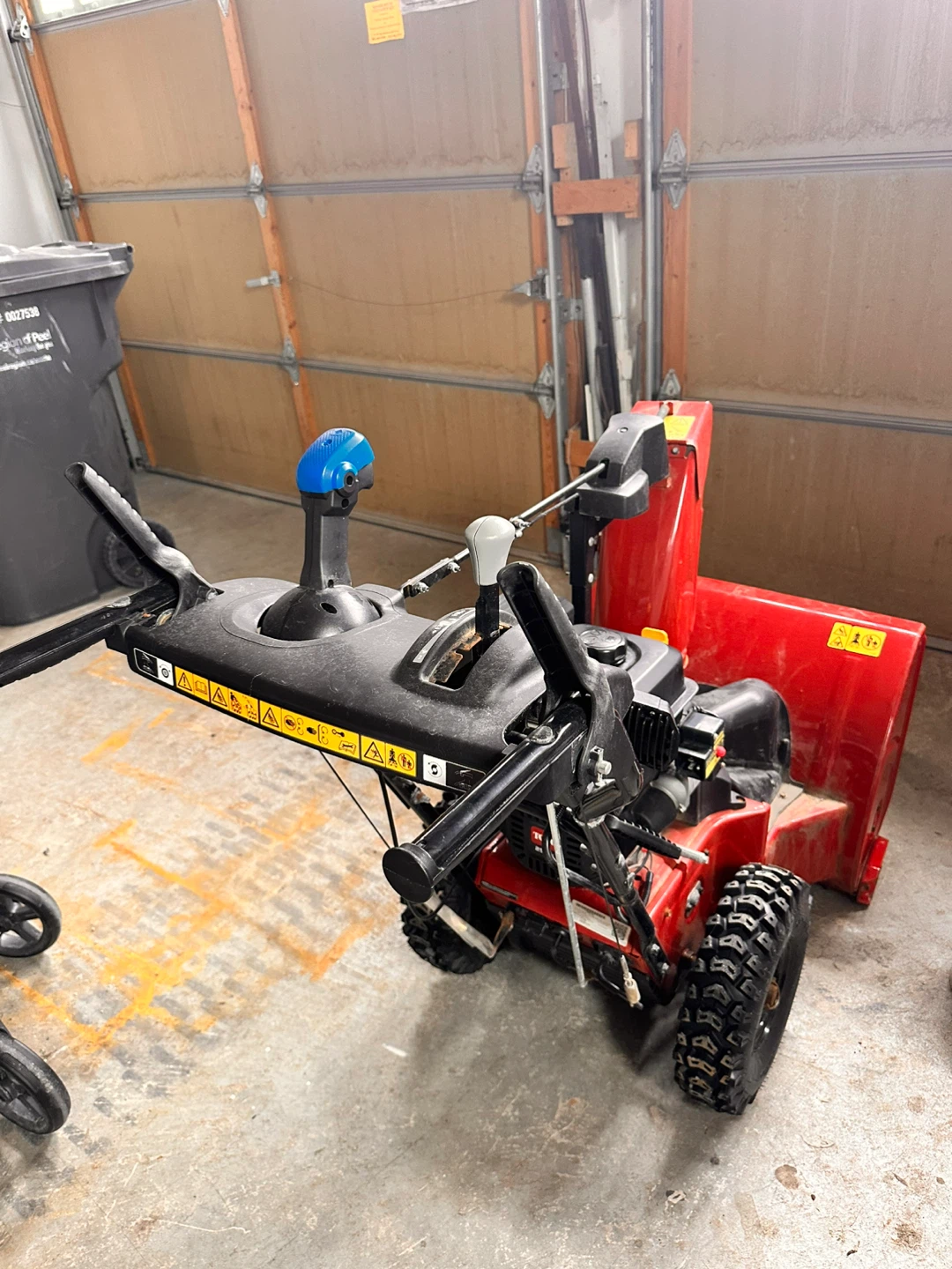 Toro Snowblower - photo 2