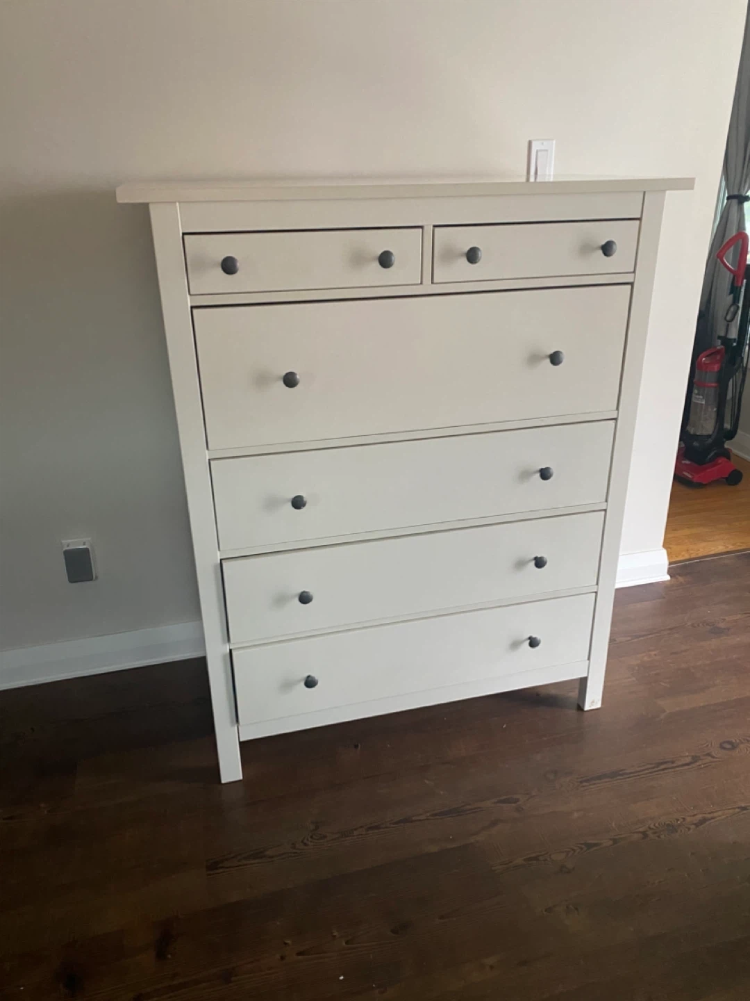 White 6-Drawer Dresser