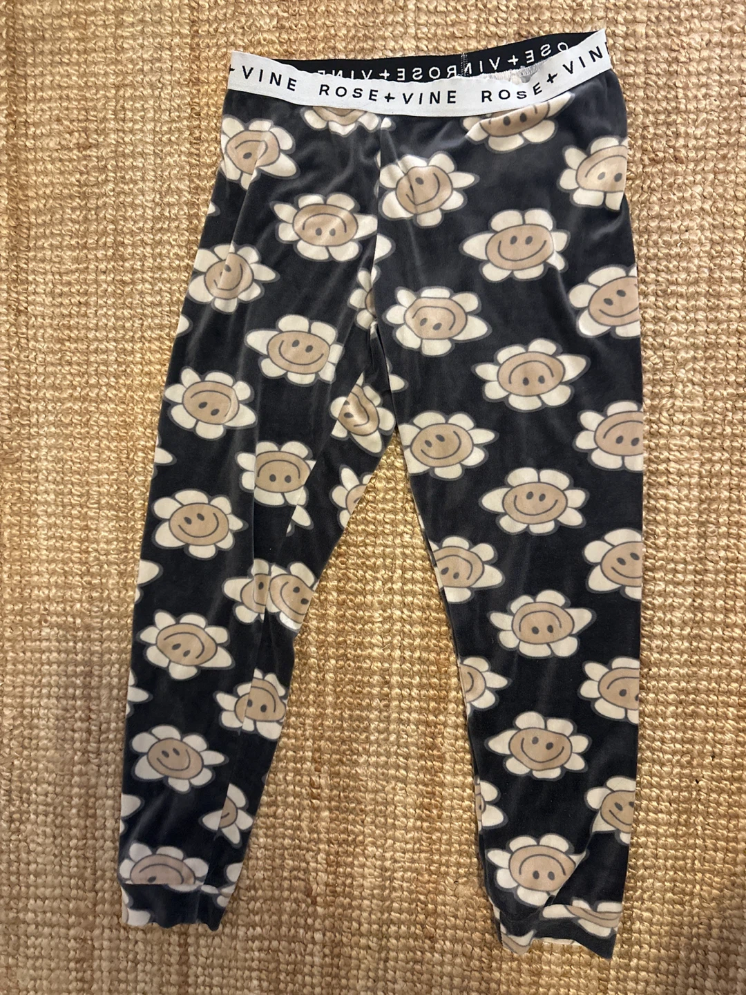 Rose + Vine Smiley Flower Velour Lounge Pants