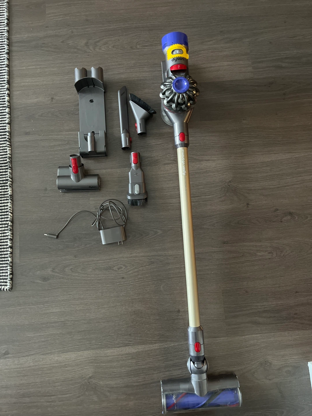 Dyson V8 Animal Cordless Vacuum with Accessories