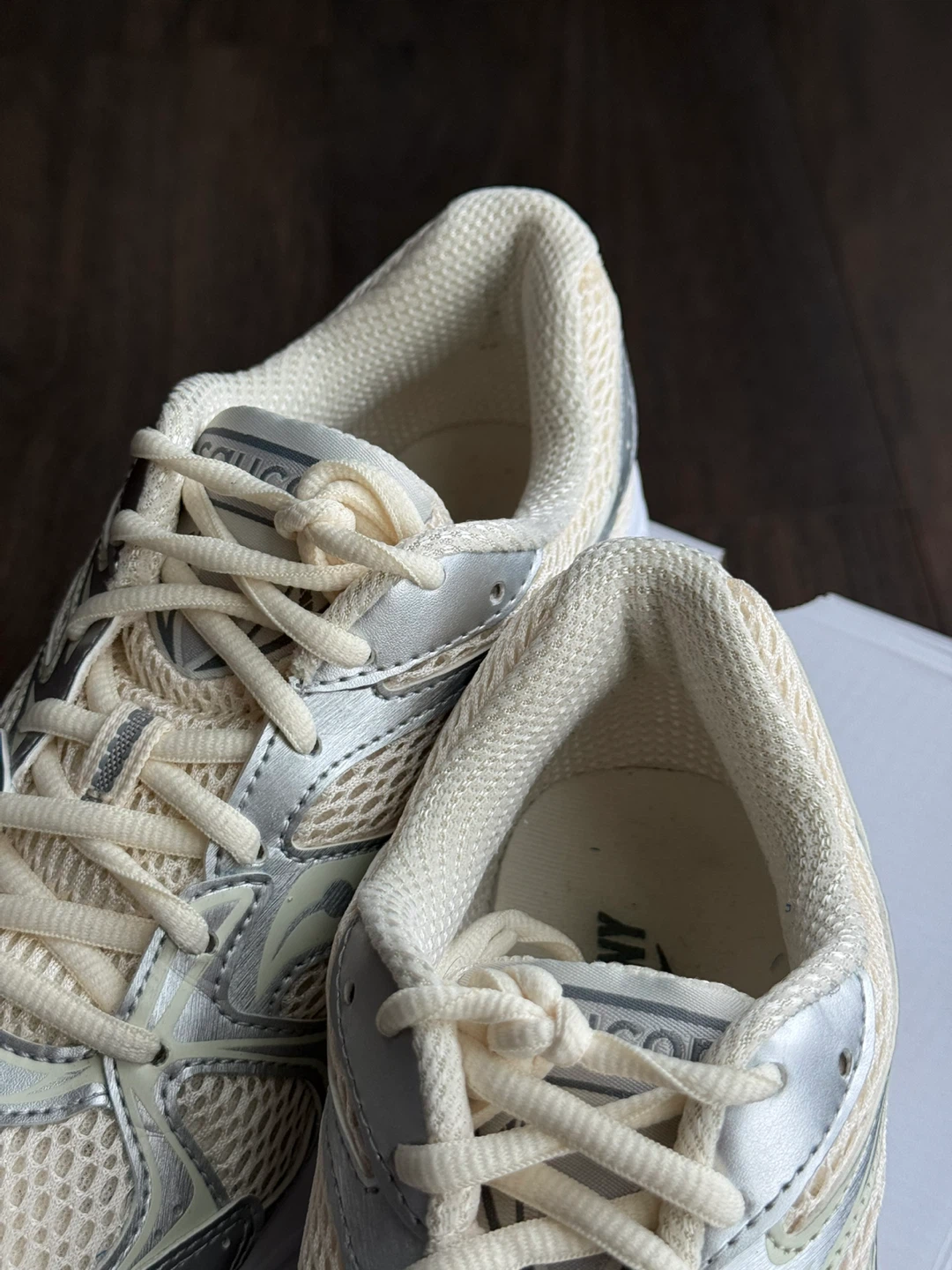 Saucony Women's Shoes - 8.5 size - photo 5