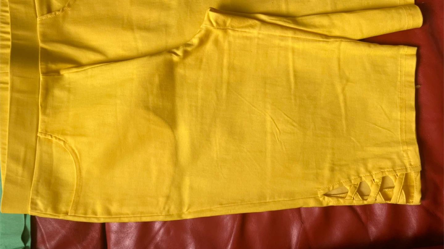 Bundle of 4 Pairs of Women's Shorts - photo 4
