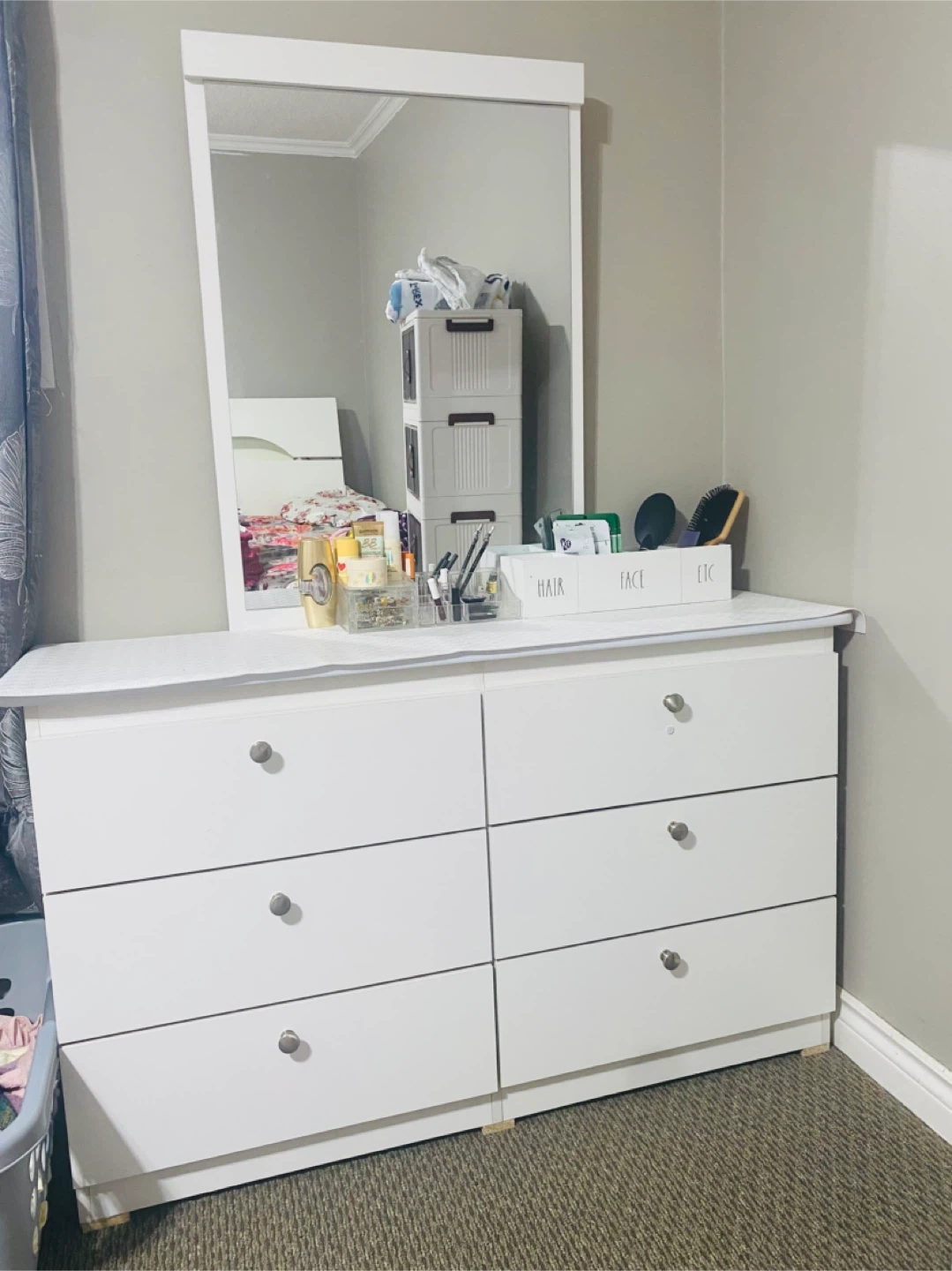 White 6-Drawer Dresser with Mirror