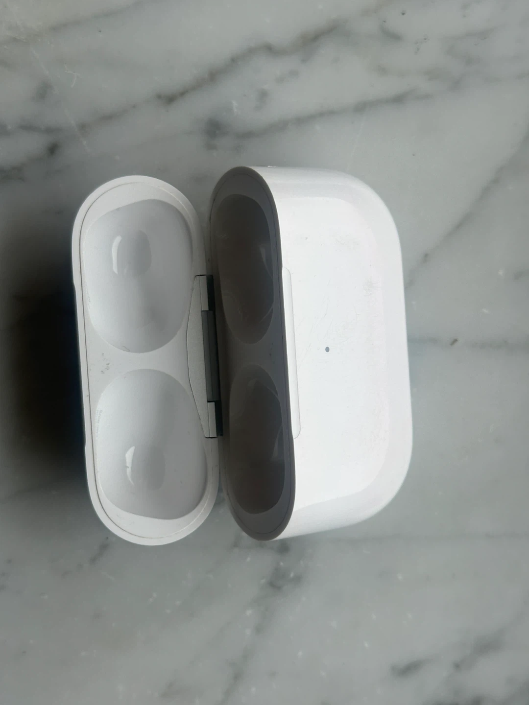 Apple Airpods 2 Pro Charging Case 1th Gen Lighting Port