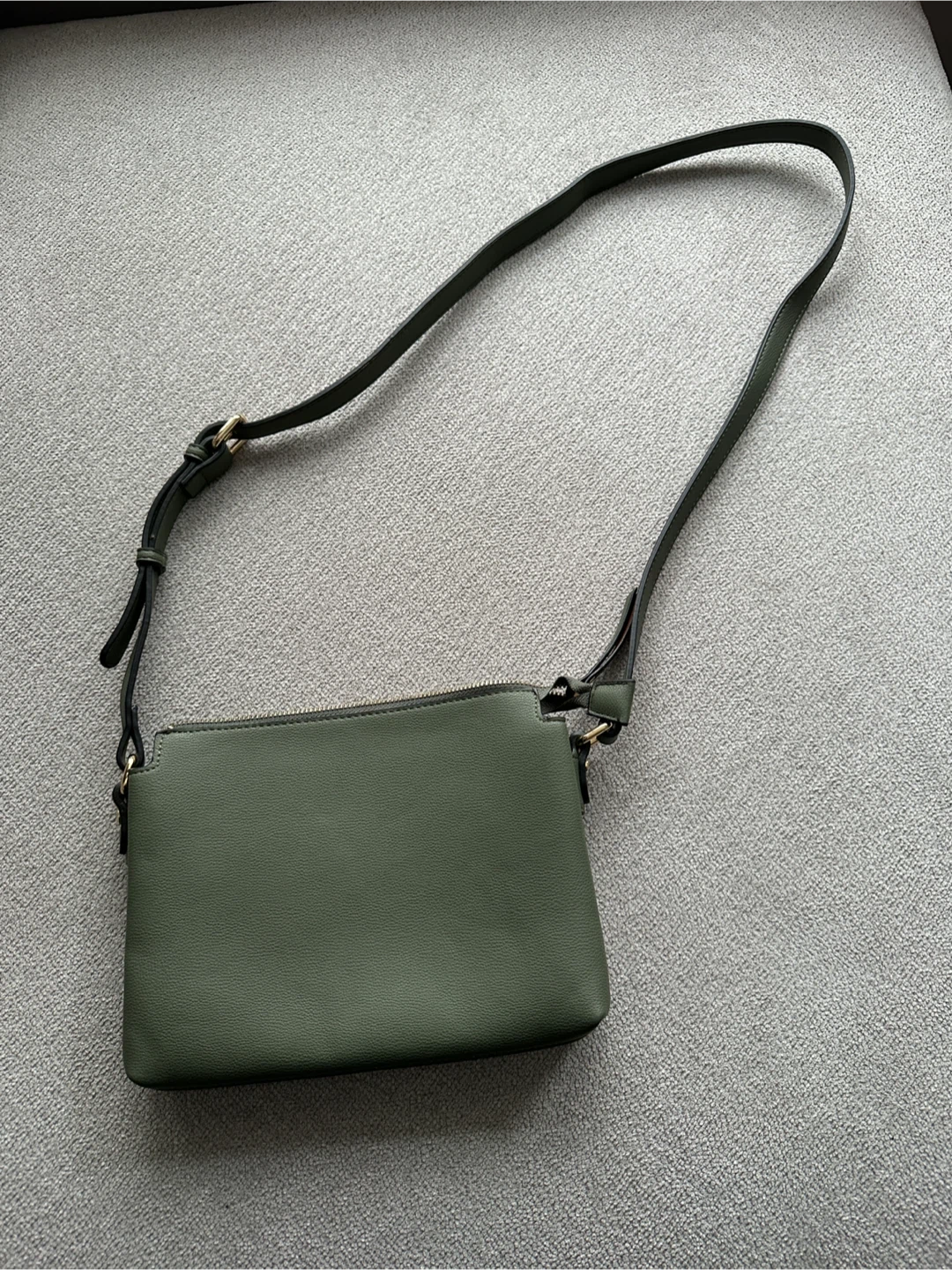 Green Crossbody Bag -$15 - East York - photo 2