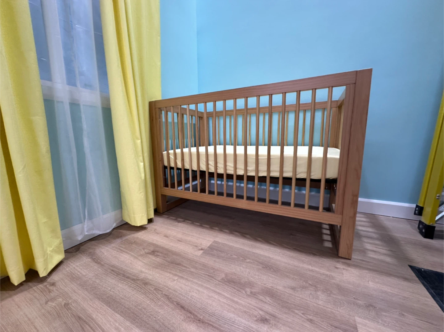 New - $ 717 Wooden Baby Crib