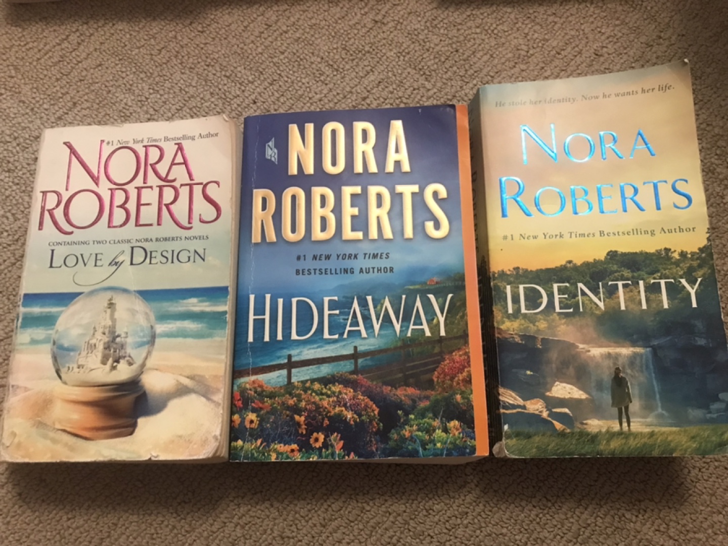 Lot of 9 Nora Roberts Books - photo 3