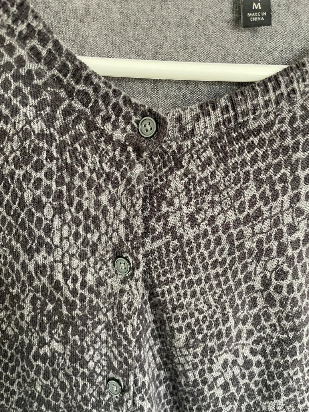Banana Republic Grey Snake Print Cardigan Sweater Size M - photo 3