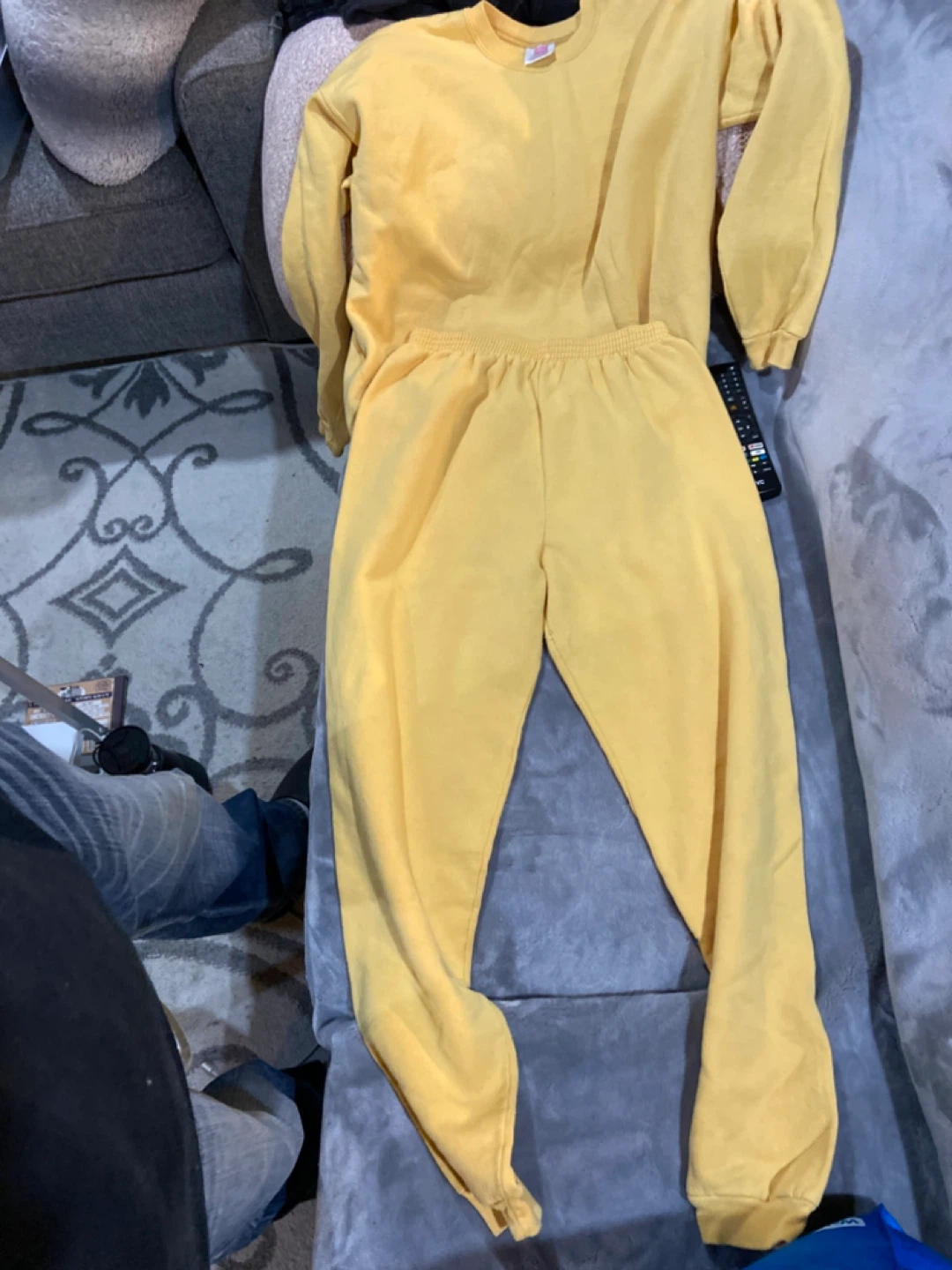 Vintages Hanés HerWay Yellow Sweatshirt and Jogger Set - Large - photo 2