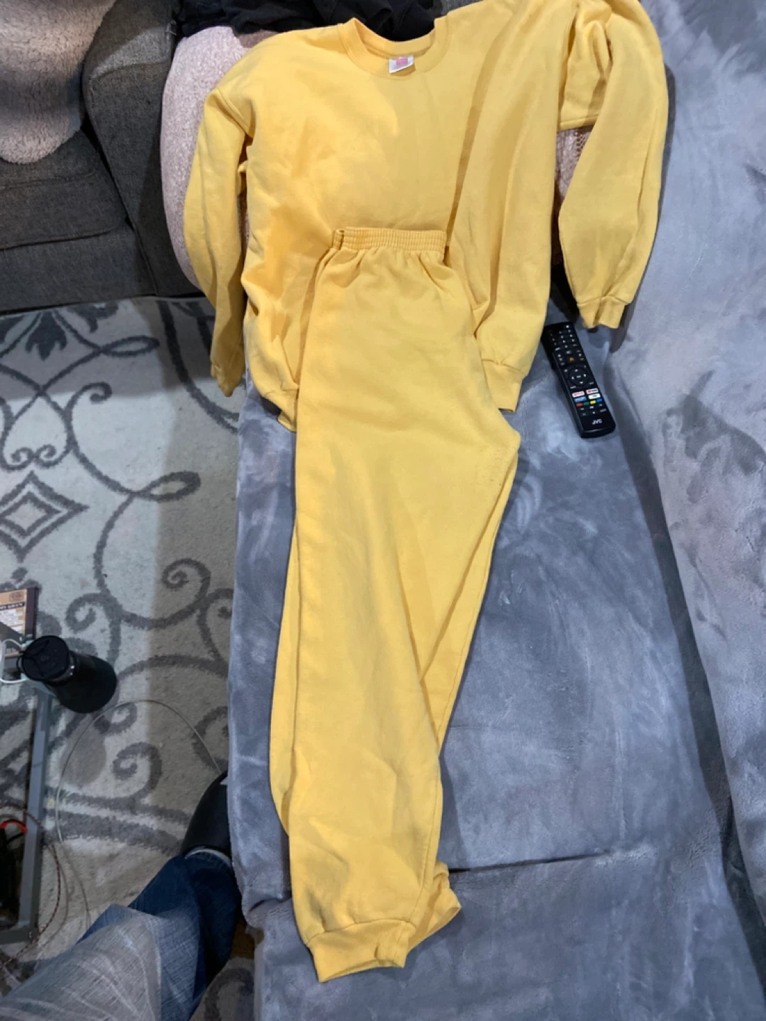 Vintages Hanés HerWay Yellow Sweatshirt and Jogger Set - Large