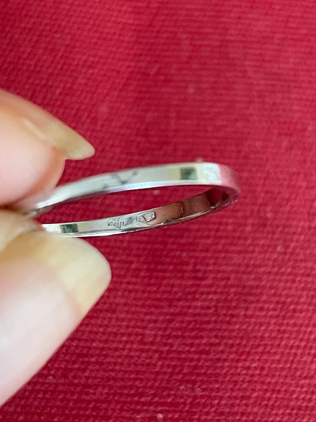 10k Gold Diamond Ring - Size 7 - photo 5
