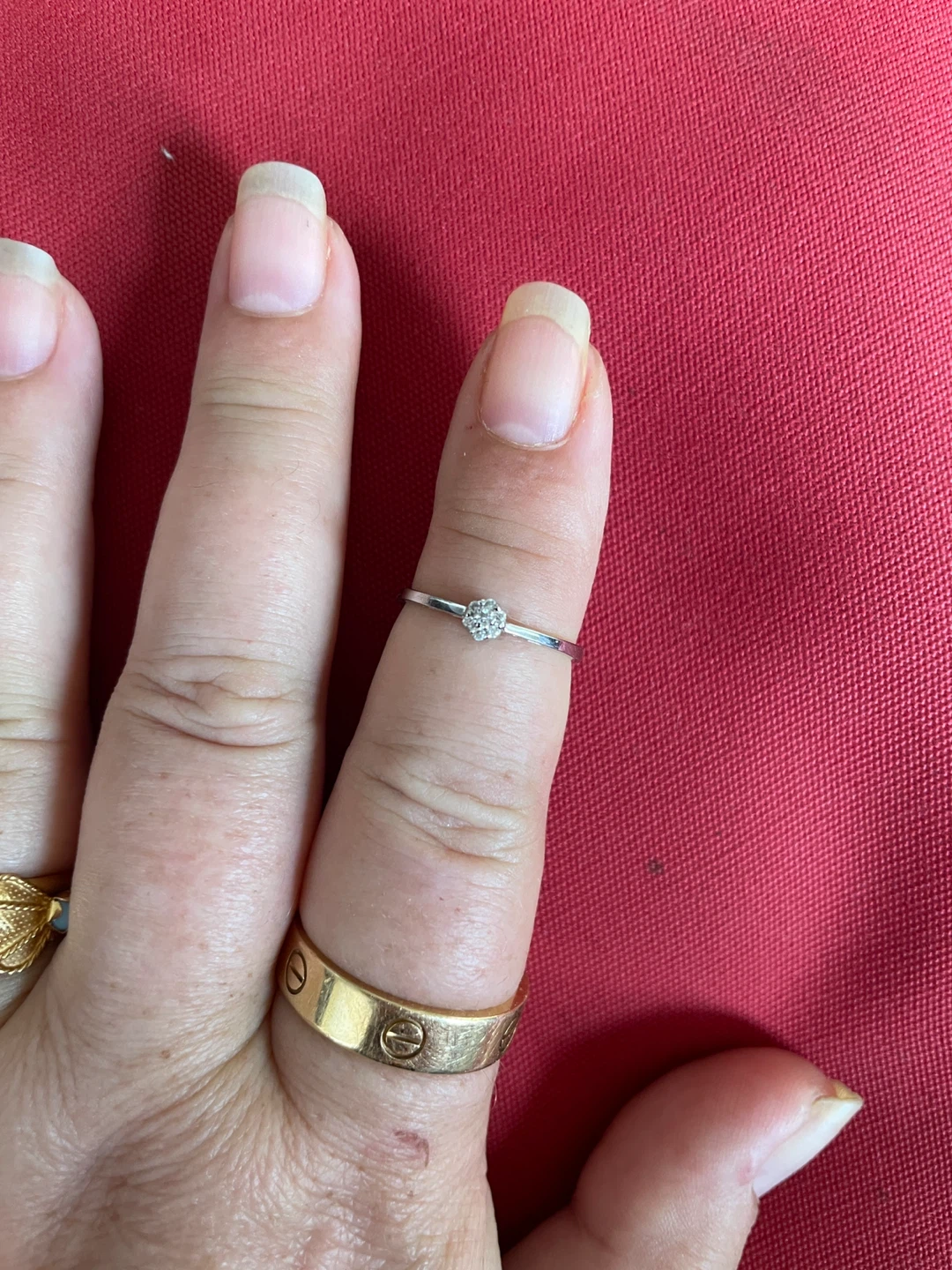 10k Gold Diamond Ring - Size 7 - photo 2