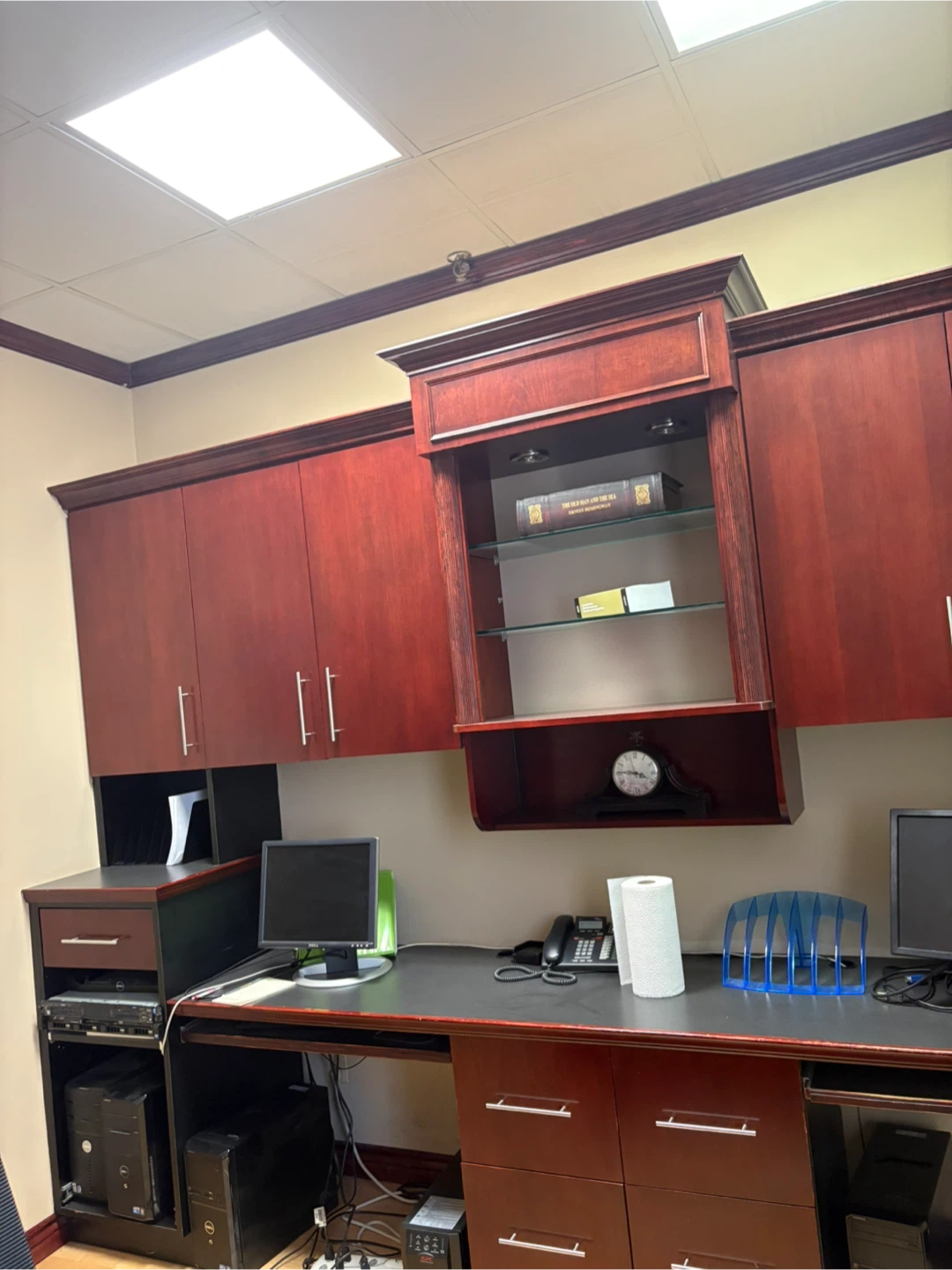 Large office desk with built-in cabinets and hutch - photo 3