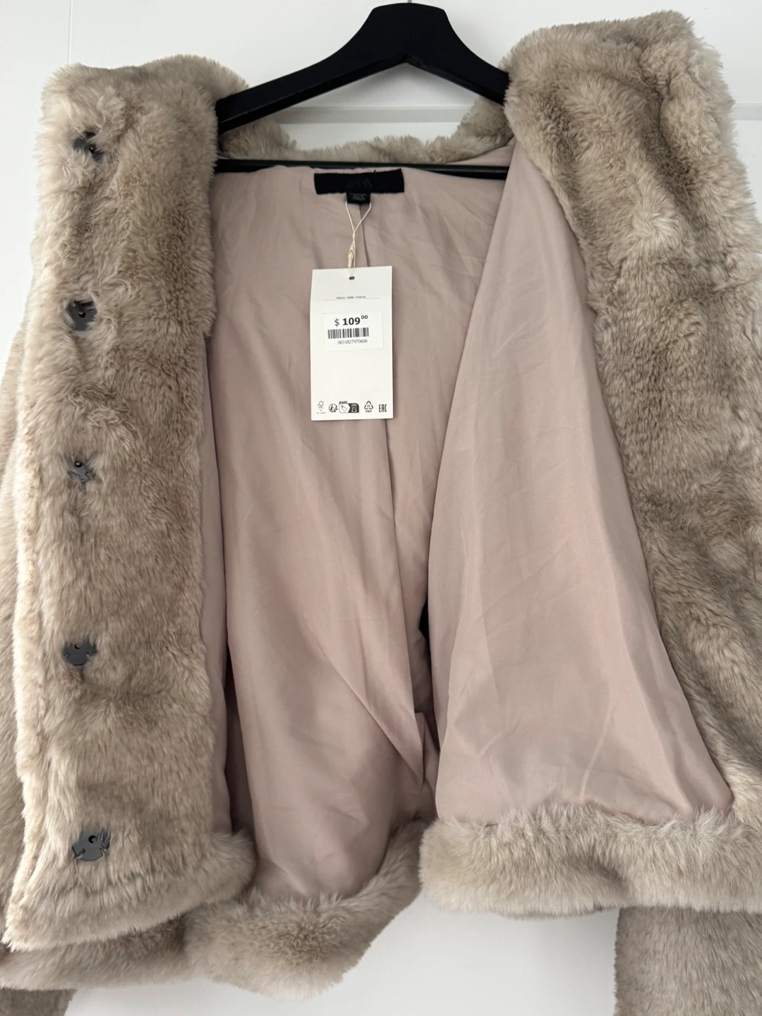 Zara Faux Fur Hooded Jacket - photo 3