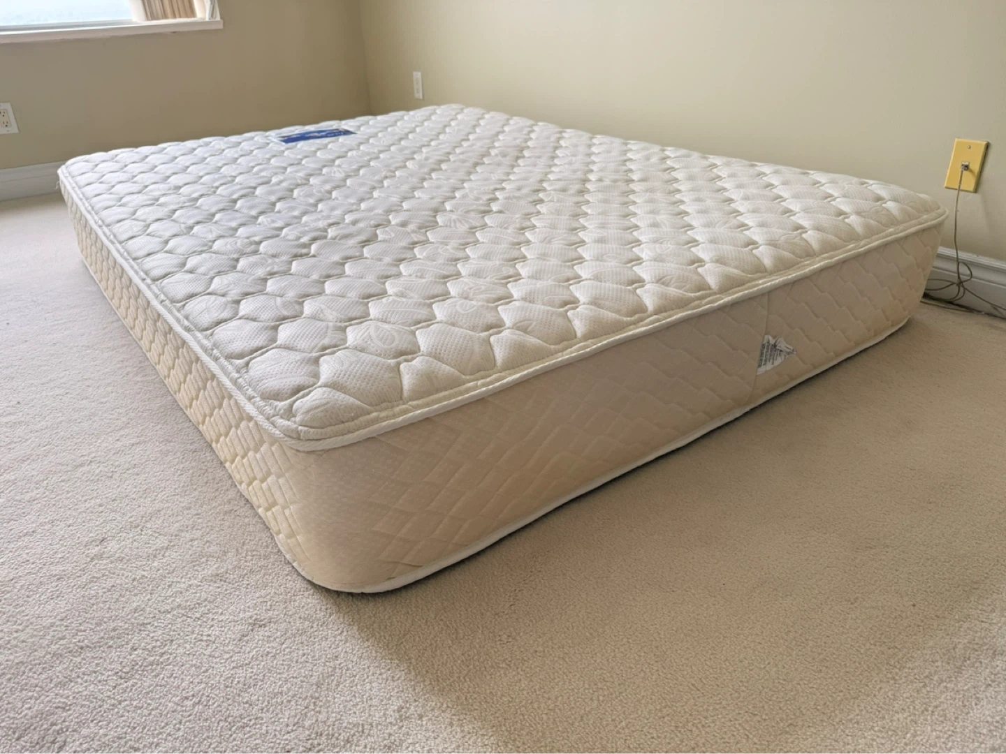 Serta Mattress Queen Size - photo 4