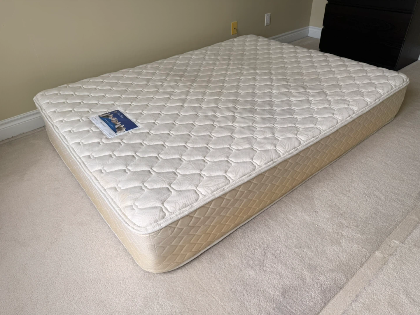Serta Mattress Queen Size - photo 3