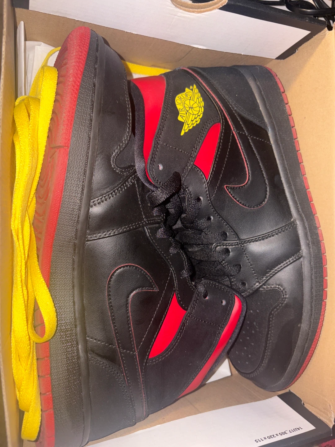 Air Jordan 1 Retro Mid (Last Shot) - photo 2
