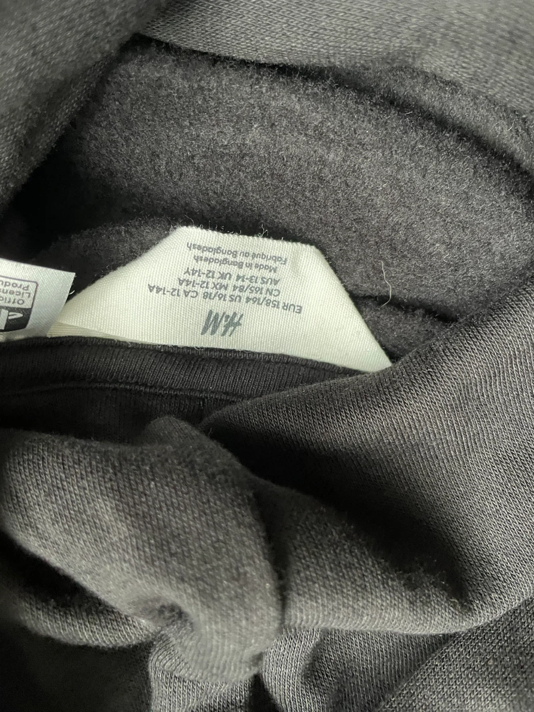 Barely worn H&M PlayStation Hoodie size 12-14yrs - photo 3