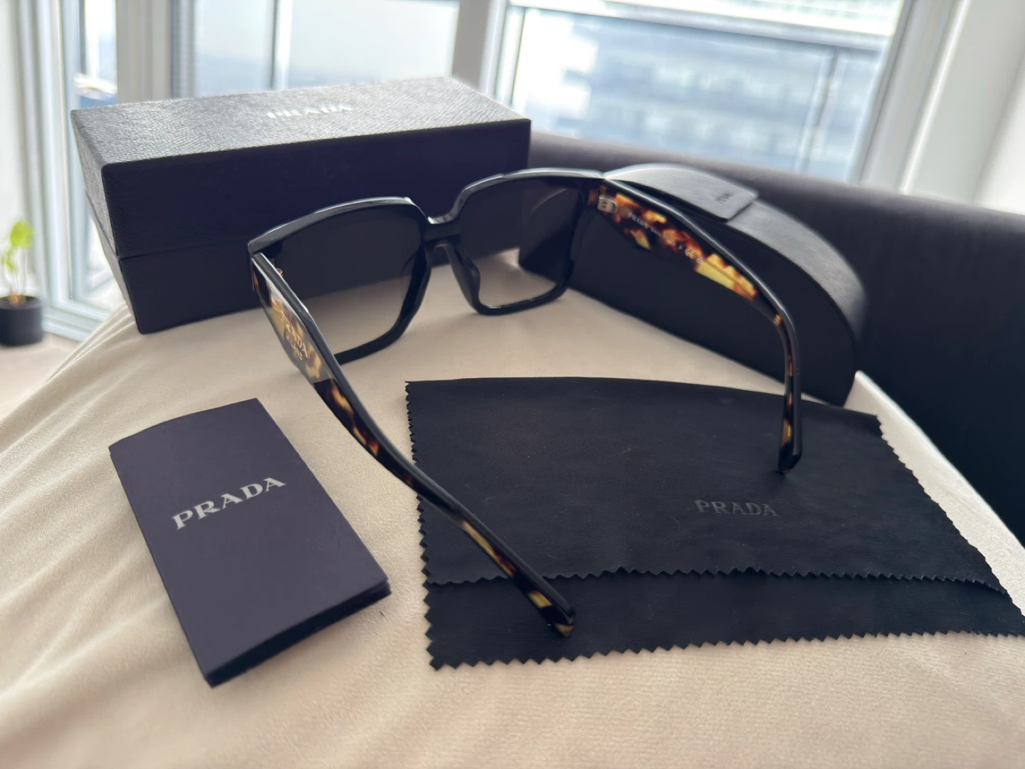 Prada Sunglasses with Case and Box - photo 5