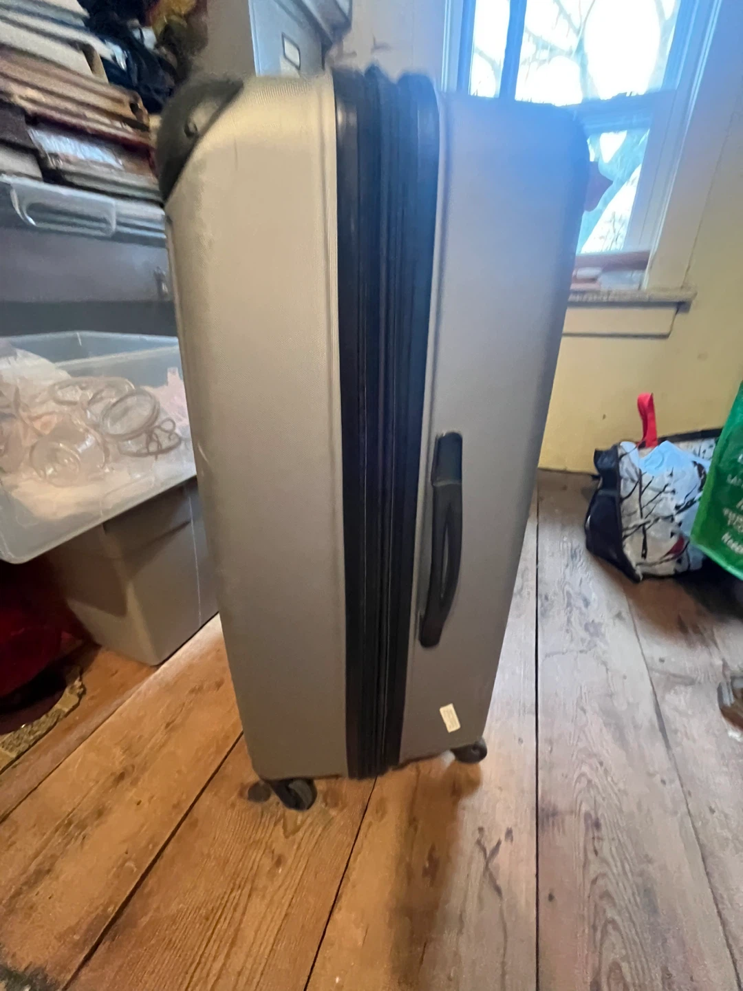 Atlantic Luggage - Silver Hardside Spinner Suitcase - photo 4