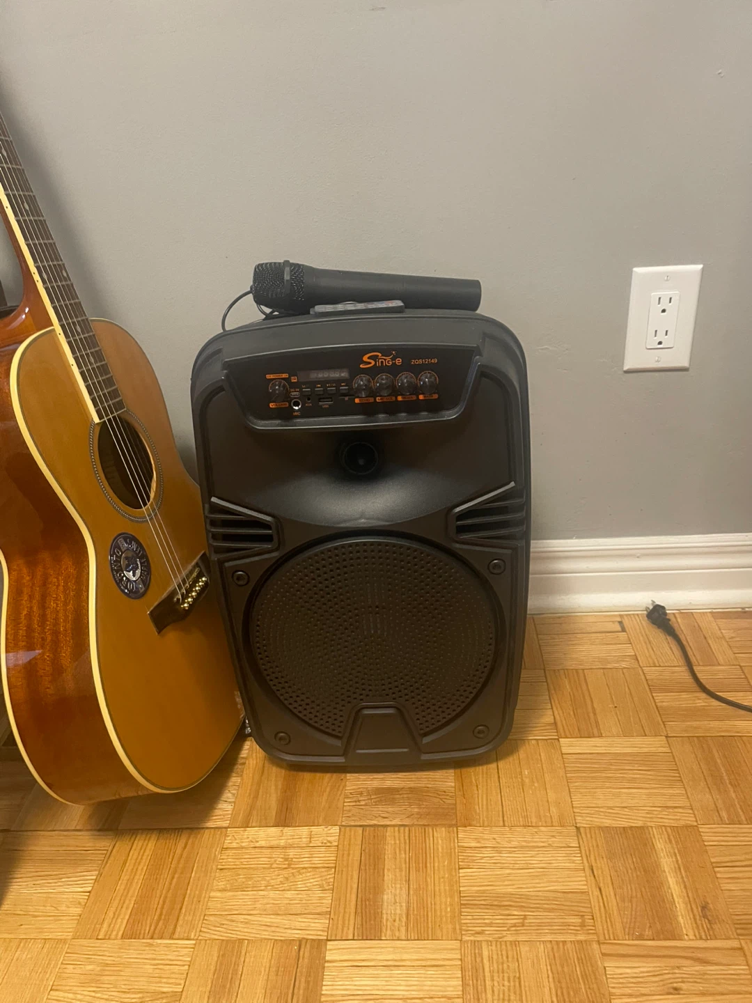 Sing-e Portable PA Speaker with Microphone - photo 2