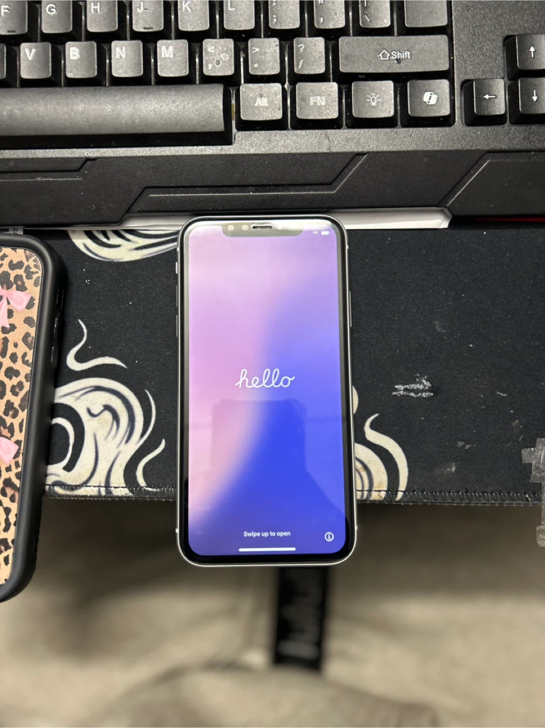 iPhone XR Unlocked- White - photo 2